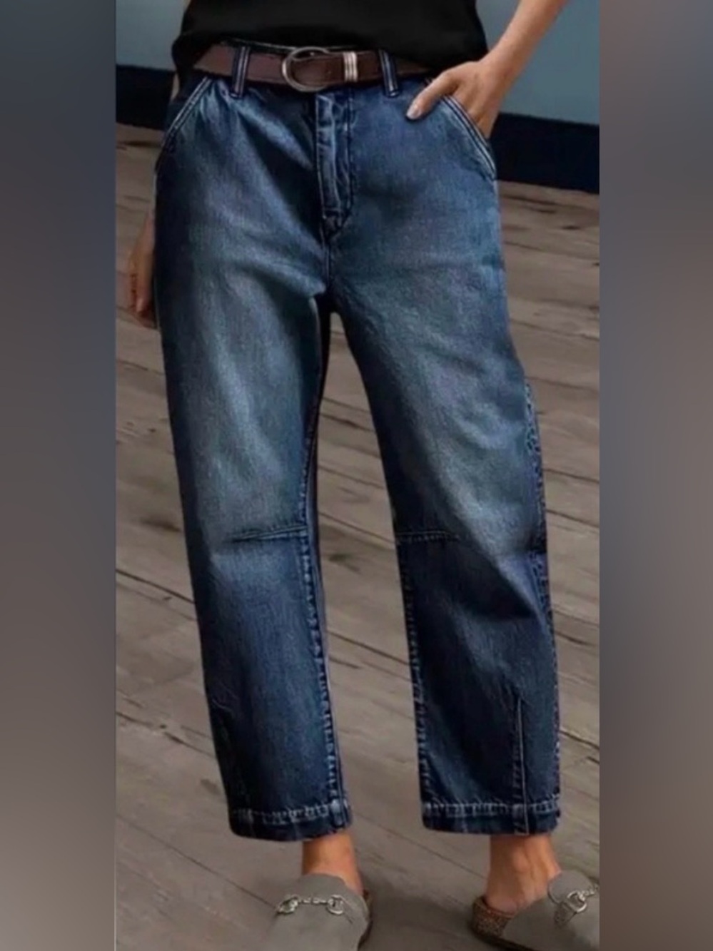 Flamingals Dark Wash Barrel Jeans with Slant Pockets. Size Medium.